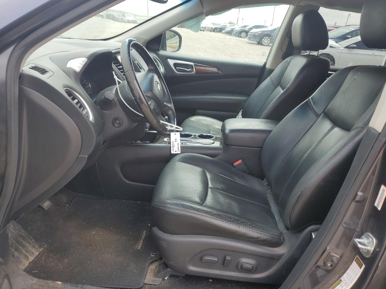 Nissan Pathfinder S Image 2