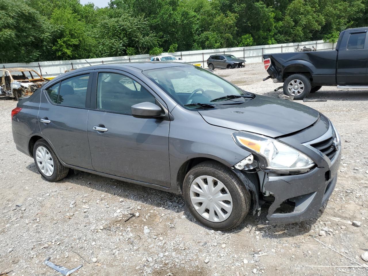 Nissan Versa S Image 8