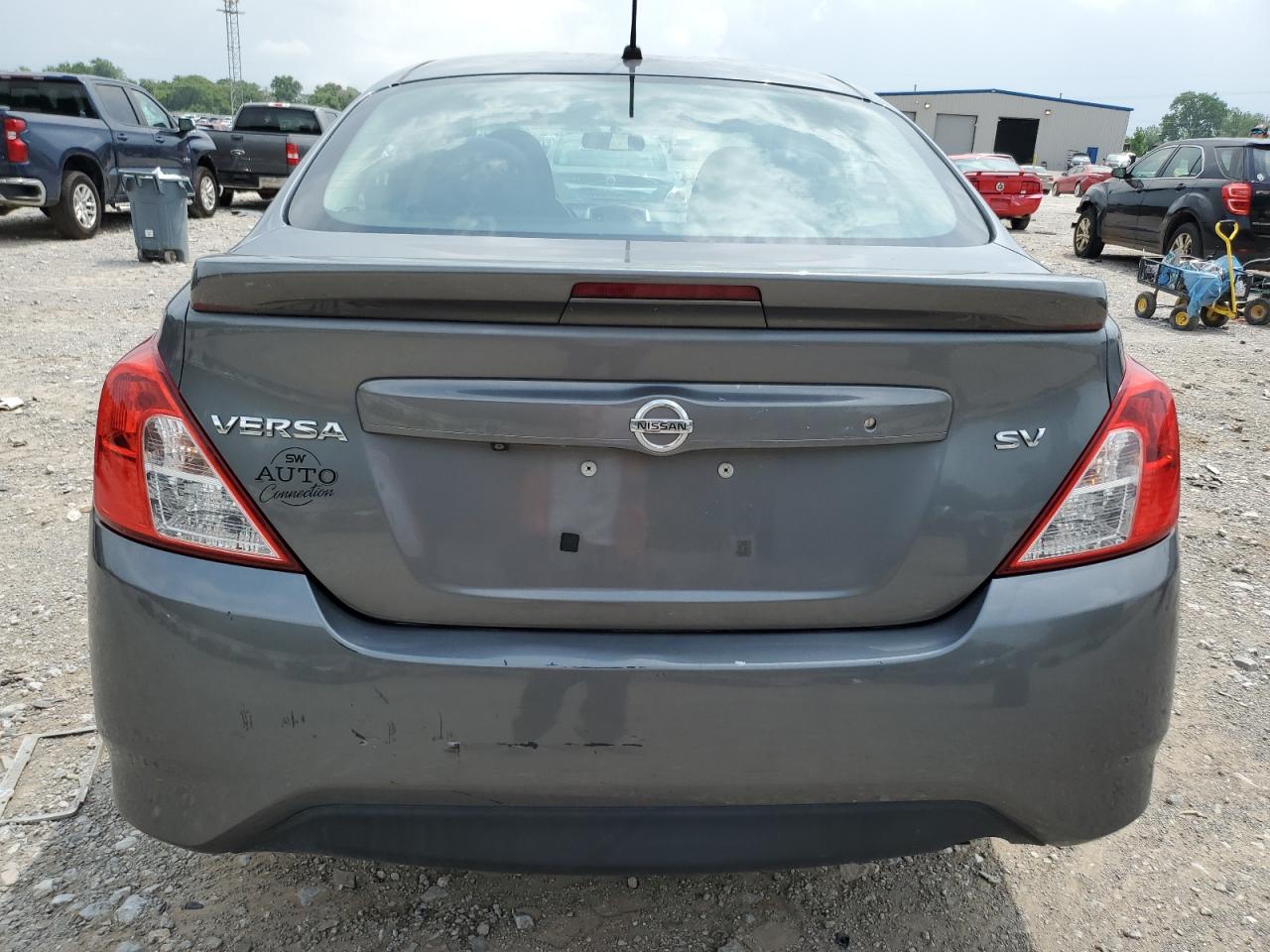 Nissan Versa S Image 7