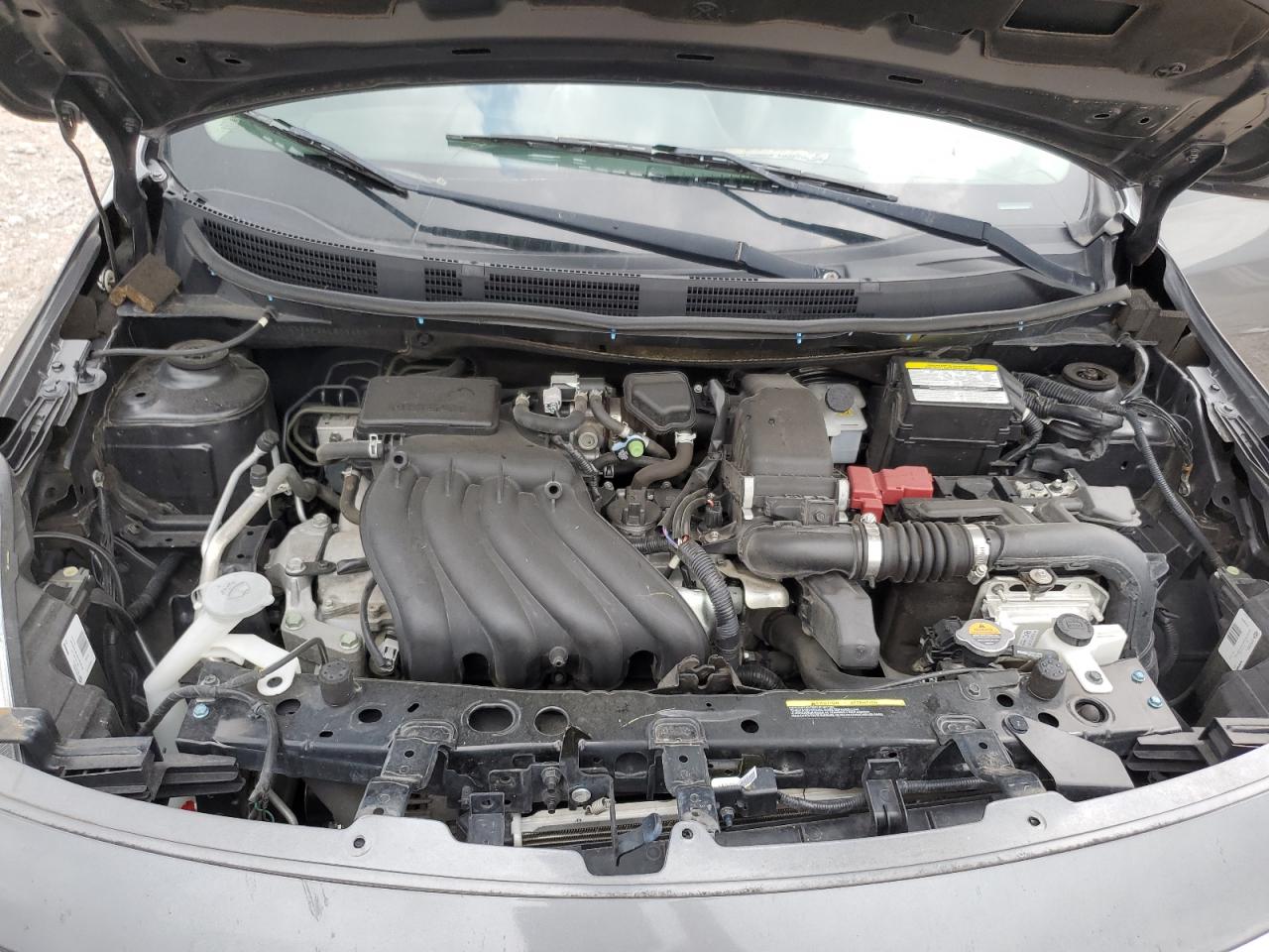 Nissan Versa S Image 9