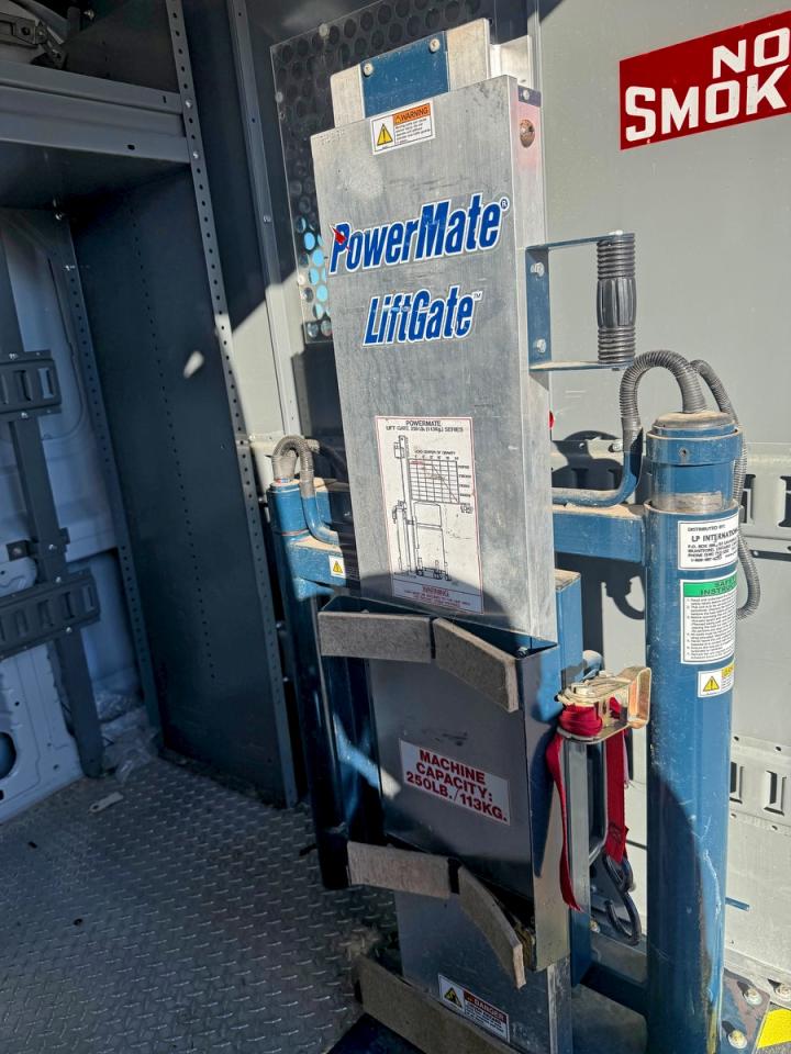 Ford Transit T-350 Image 4