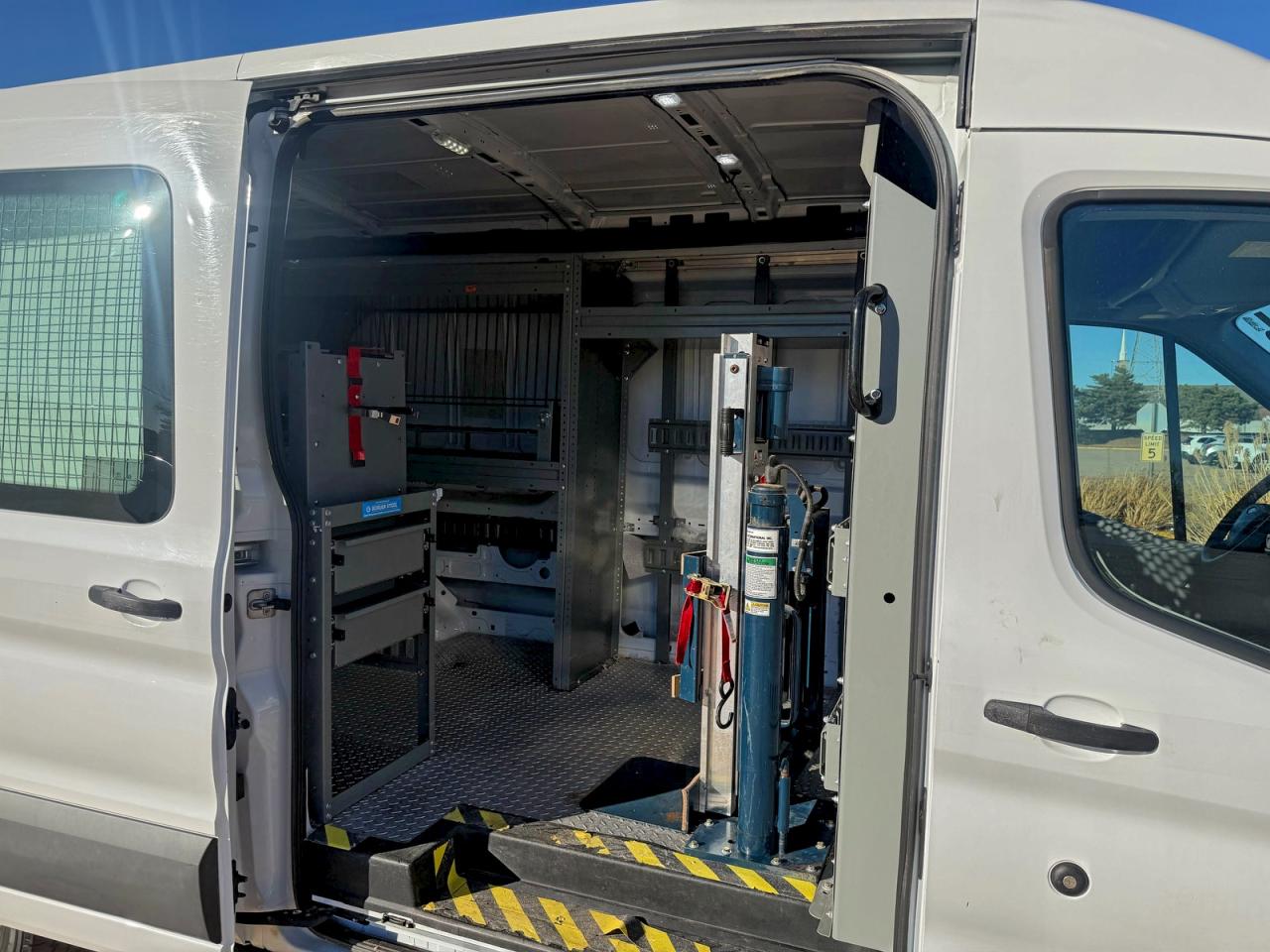 Ford Transit T-350 Image 13