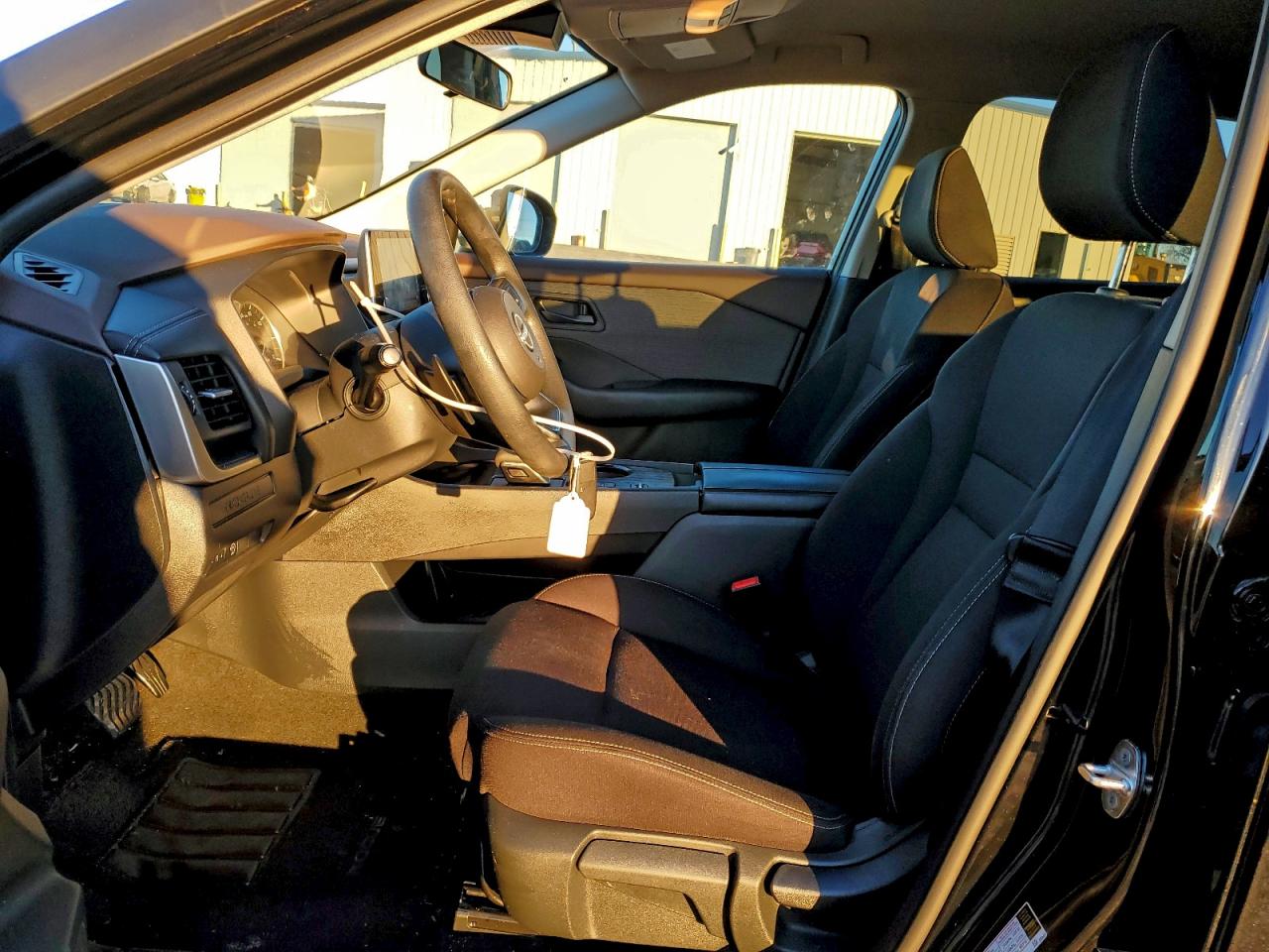 Nissan Rogue S Image 3