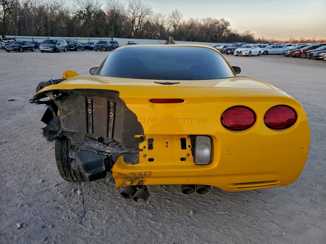 Chevrolet Corvette Image 12