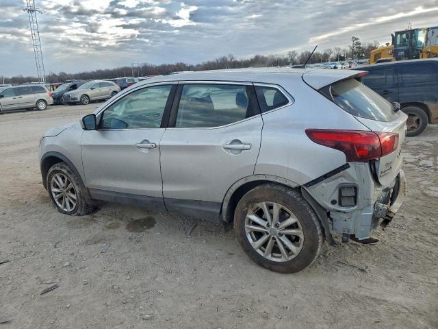 Nissan Rogue S Image 3