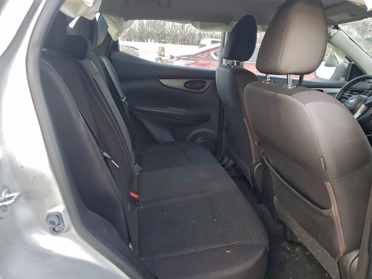 Nissan Rogue S Image 12