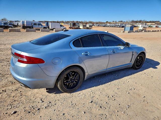 Jaguar XF Luxury Image 12