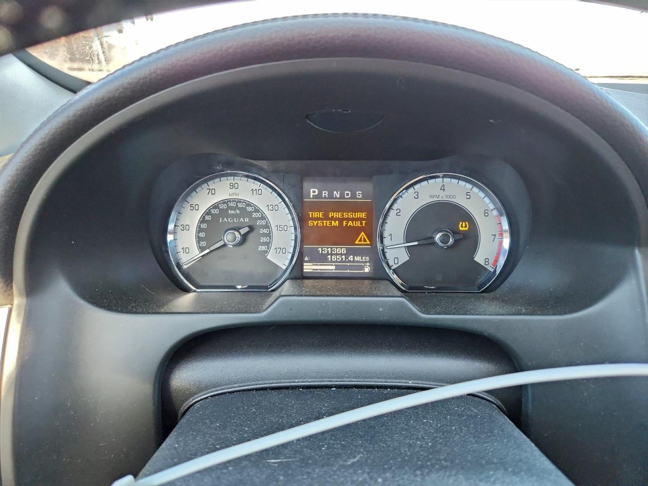 Jaguar XF Luxury Image 7