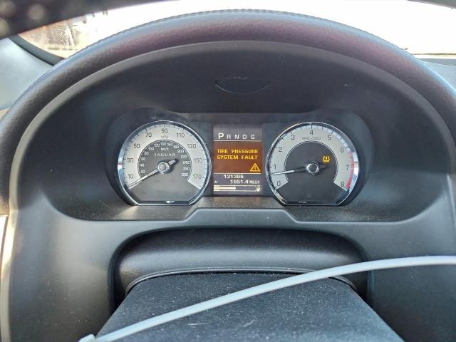 Jaguar XF Luxury Image 7