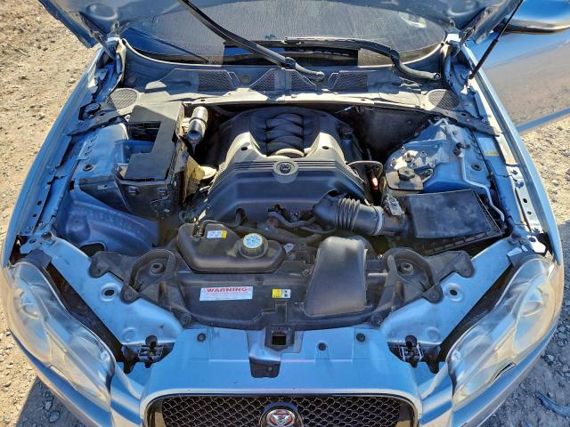 Jaguar XF Luxury Image 10