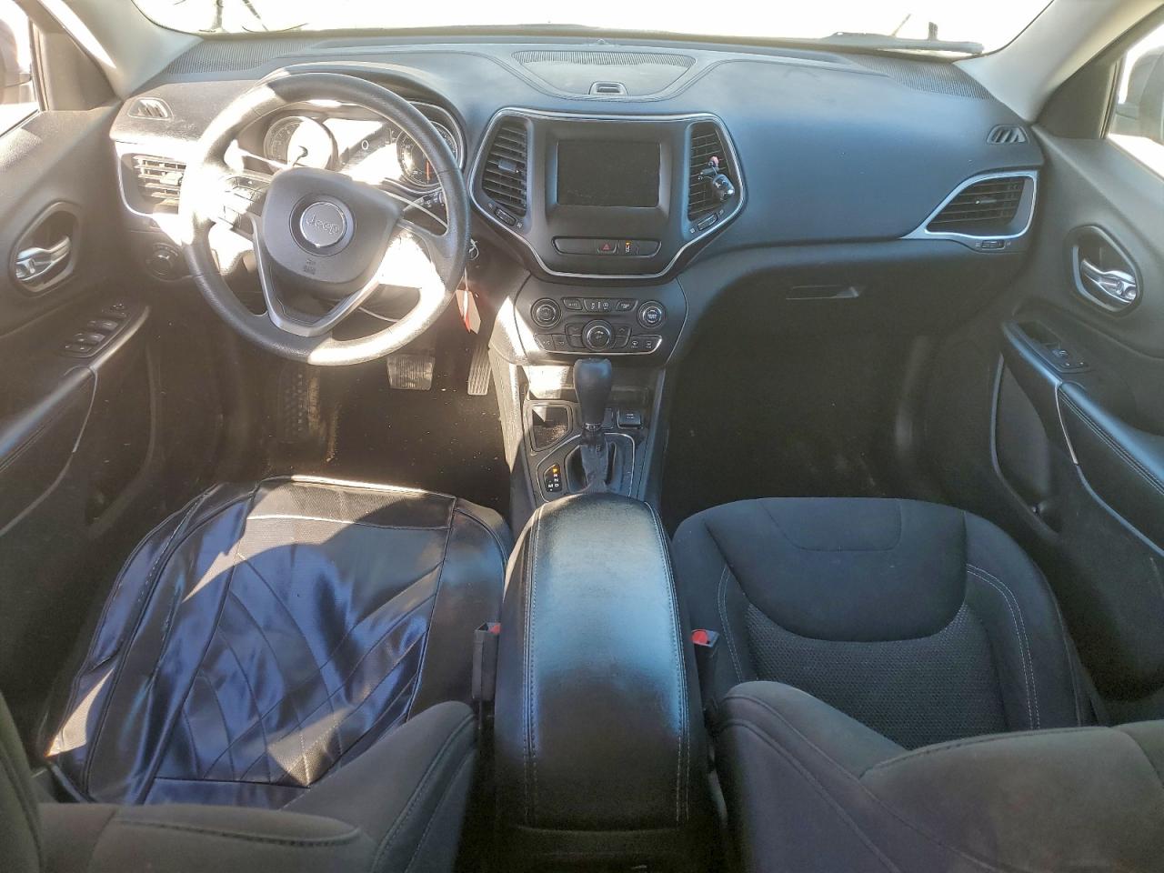 Jeep Grand Cherokee Latitude Image 12