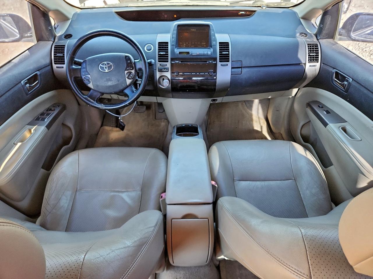 Toyota Prius Image 10