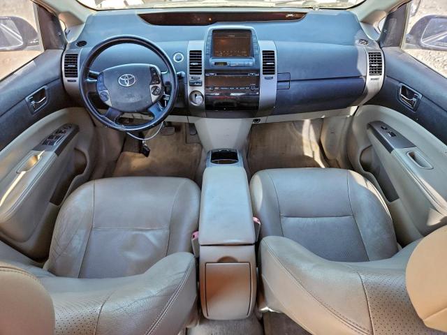 Toyota Prius Image 10