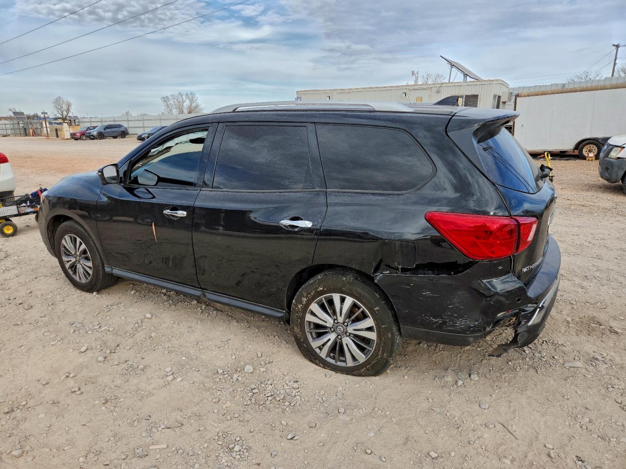 Nissan Pathfinder S Image 7