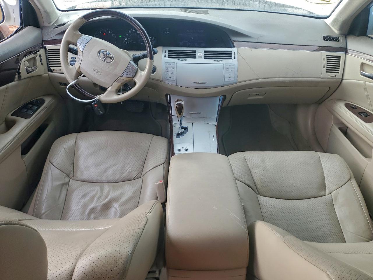 Toyota Avalon Xl Image 5