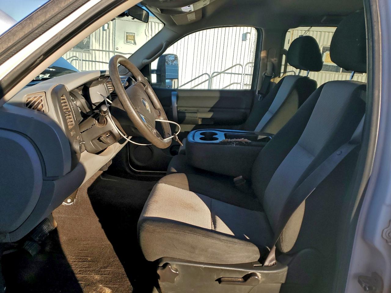 Chevrolet Silverado C1500 Image 10