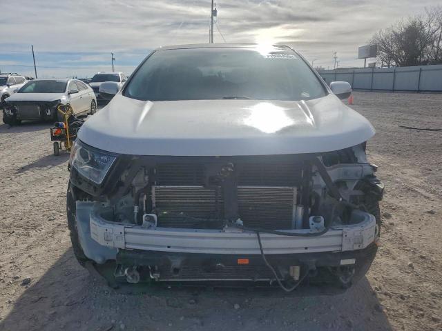 Ford Edge Titanium Image 3